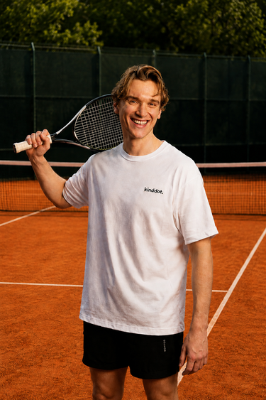 KIND. TENNIS T-SHIRT
